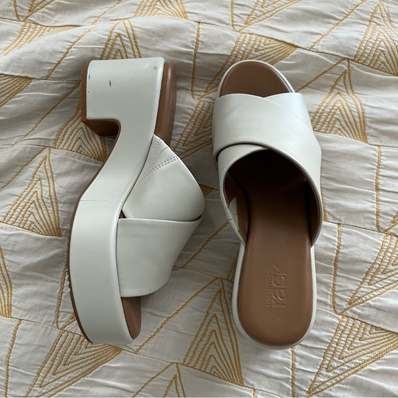 💕MUST GO free shipping! Caleigh Platform Slide Sandal - Nordstrom Rack - 5.5 - Picture 9 of 10